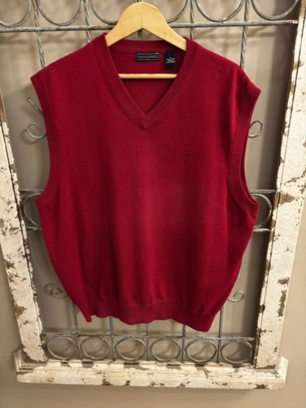 SADDLEBRED DARK RED V-NECK SWEATER VEST MENS -LARGE